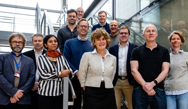 The Oxford team: Mark Hankins, Kevin Henbest, Madhavi Krishnan, Harrison Steel, Andrew Baldwin, Justin Benesch, Christiane Timmel, Chris Schofield, Achillefs Kapanidis, Stuart Mackenzie, Stuart Peirson, Sabine Huth-Rauschenbach.
